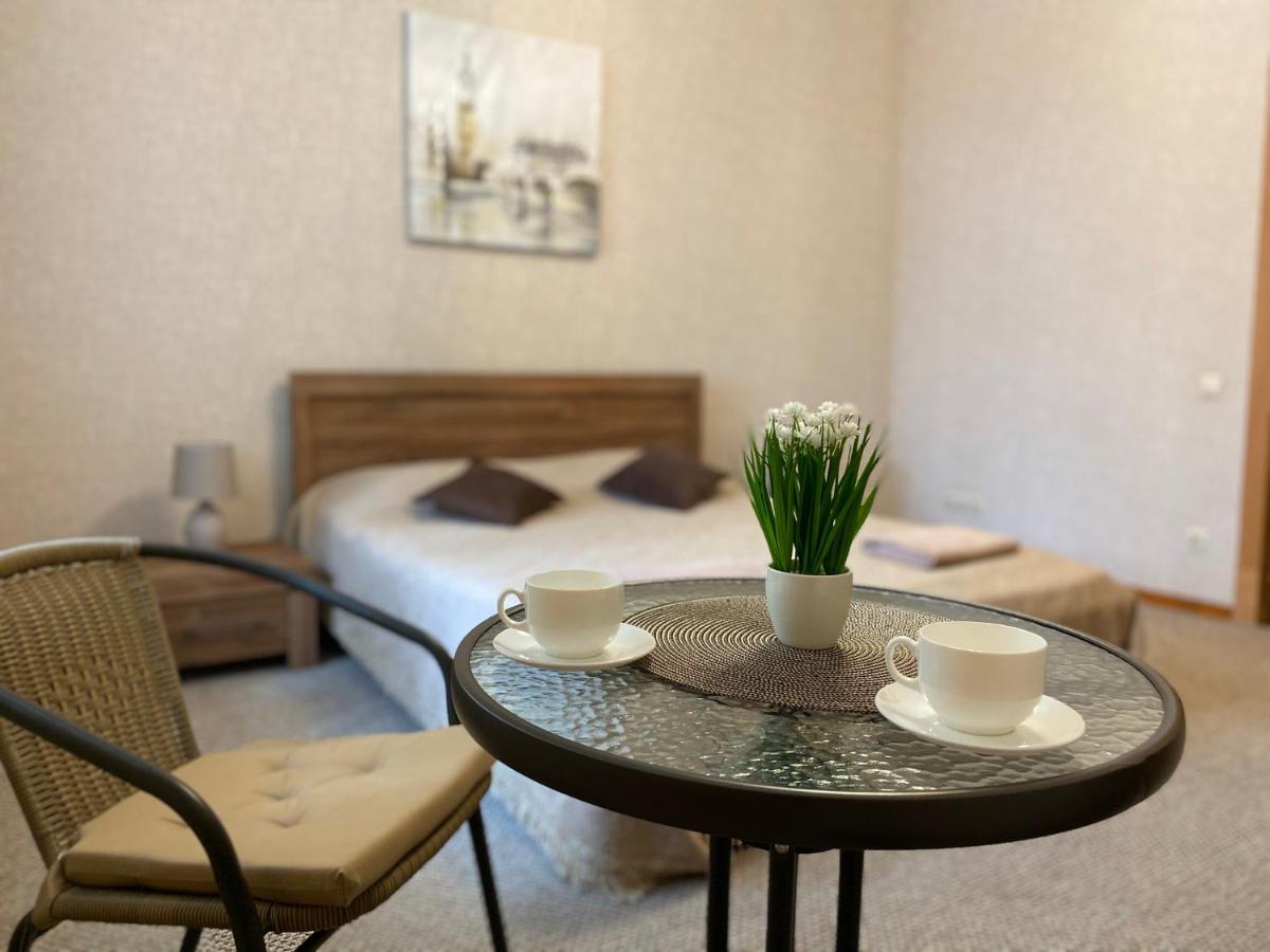 Family Lux Apartment Lviv Extérieur photo